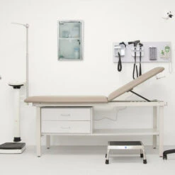 Relaxdays Armoire à Pharmacie Inox Porte Verre 2 Niveaux Ferme à Clé Médicaments Pansements Brillant 40x25x11cm, Argenté 9 Relaxdays Armoire à Pharmacie Inox Porte Verre 2 Niveaux Ferme à Clé Médicaments Pansements Brillant 40x25x11cm, Argenté -Songmics Soldes Magasin 11000596 3